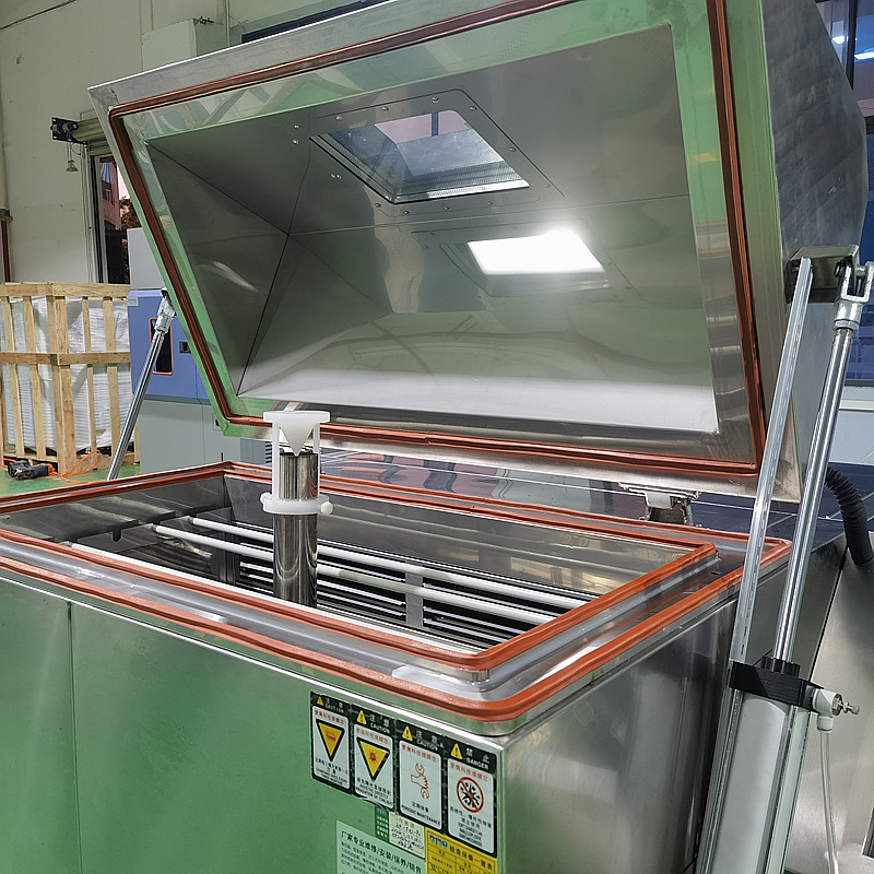 无人机盐雾试验箱